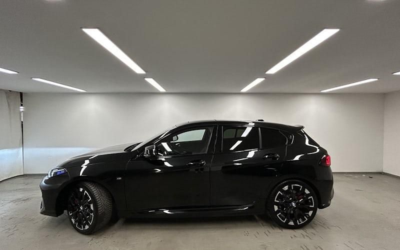 Gebraucht BMW M135 Performance 300 PS (220 kW) 2024 Schwarz Kleinwagen