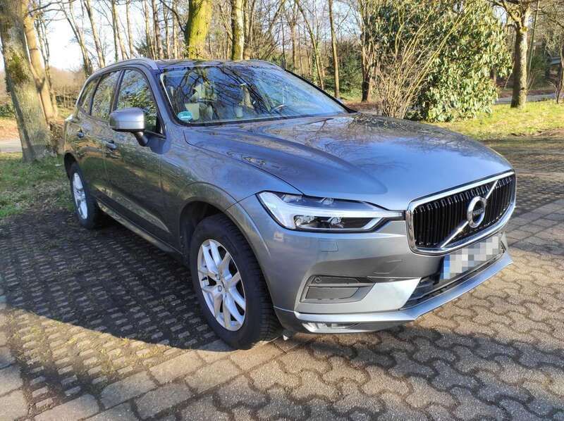 Grau Gebraucht 2018 Volvo XC60 Momentum SUV | 24.990 € (Fairer Preis) - Bild 1/4