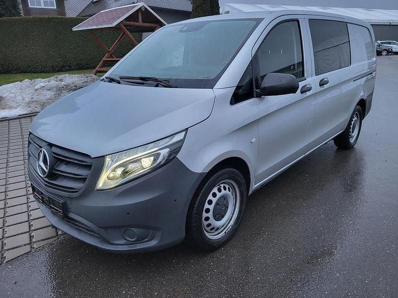 Gebraucht Mercedes Vito 190 PS (139 kW) 2021 Brillantsilber metallic Van