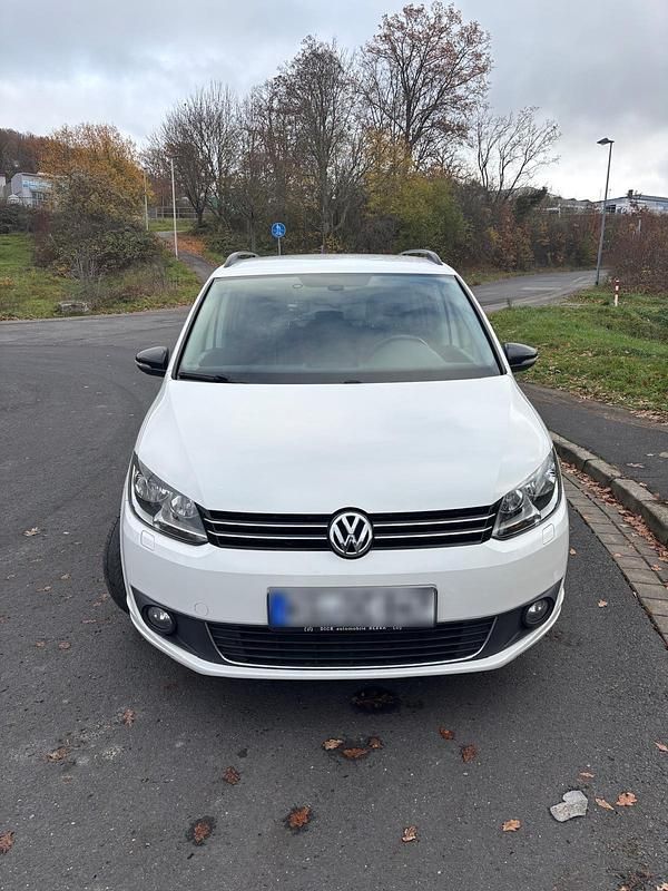 Gebraucht VW Touran Match 140 PS (102 kW) 2013 Weiß Van / Kleinbus