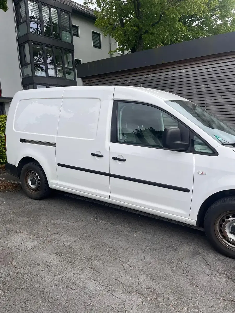 Second-hand VW Caddy 102 CP (75 kW) 2013 Alb Monovolum
