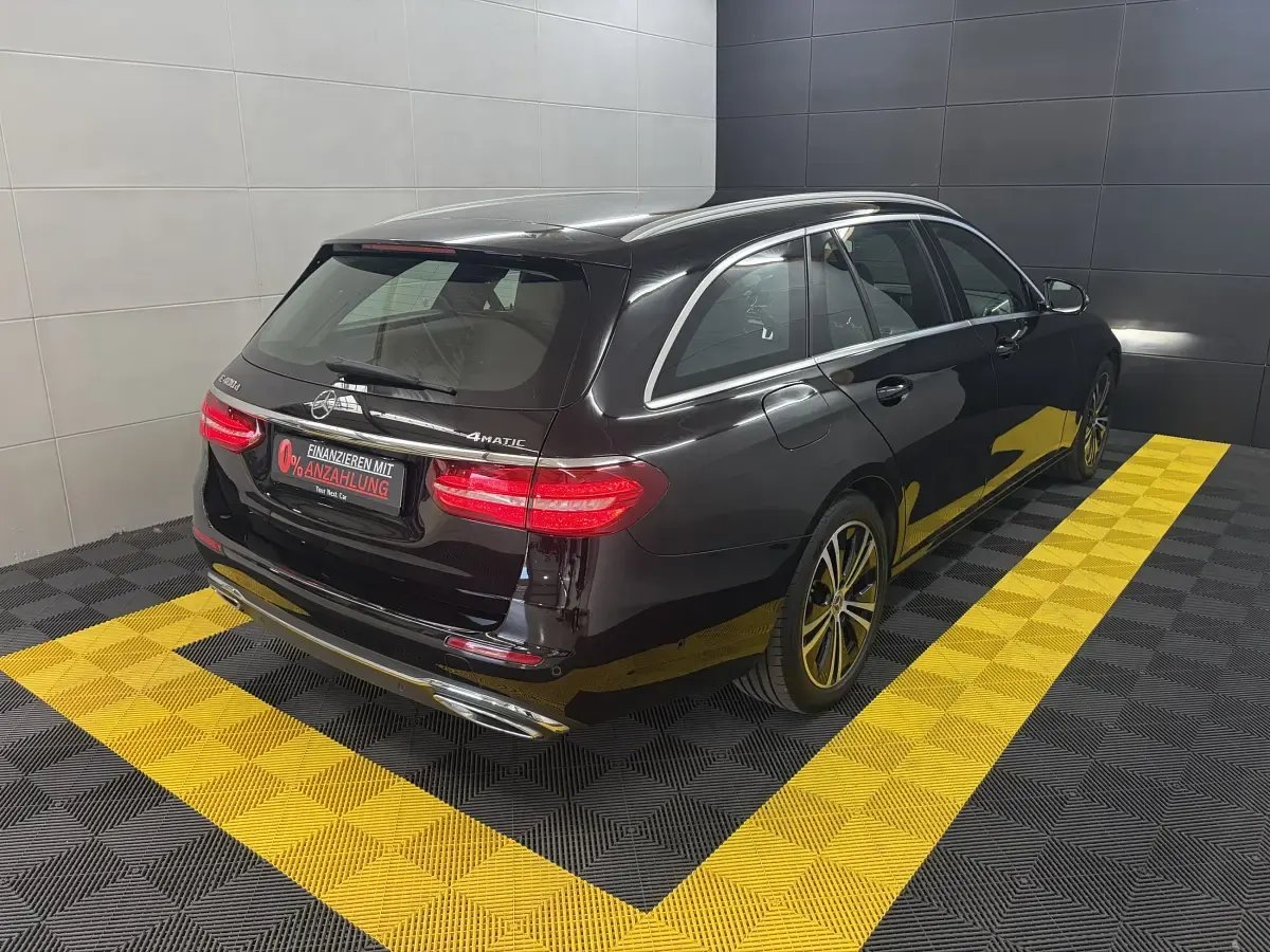 Gebraucht Mercedes E400 331 PS (243 kW) 2020 Schwarz Limousine