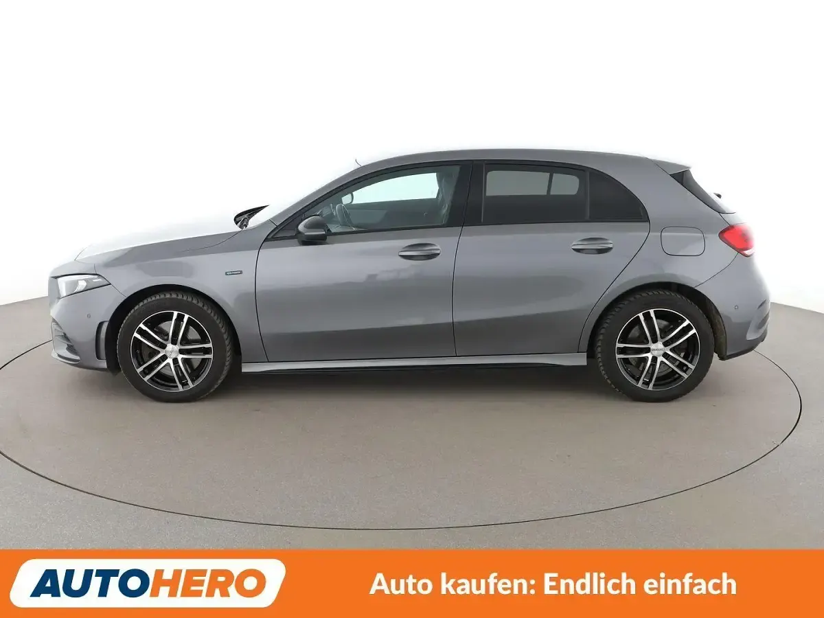 Gebraucht Mercedes A250 AMG line 218 PS (160 kW) 2020 Mountaingrau Limousine
