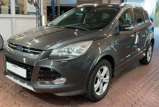 Gebraucht Ford Kuga Individual 150 PS (110 kW) 2016 Grau SUV