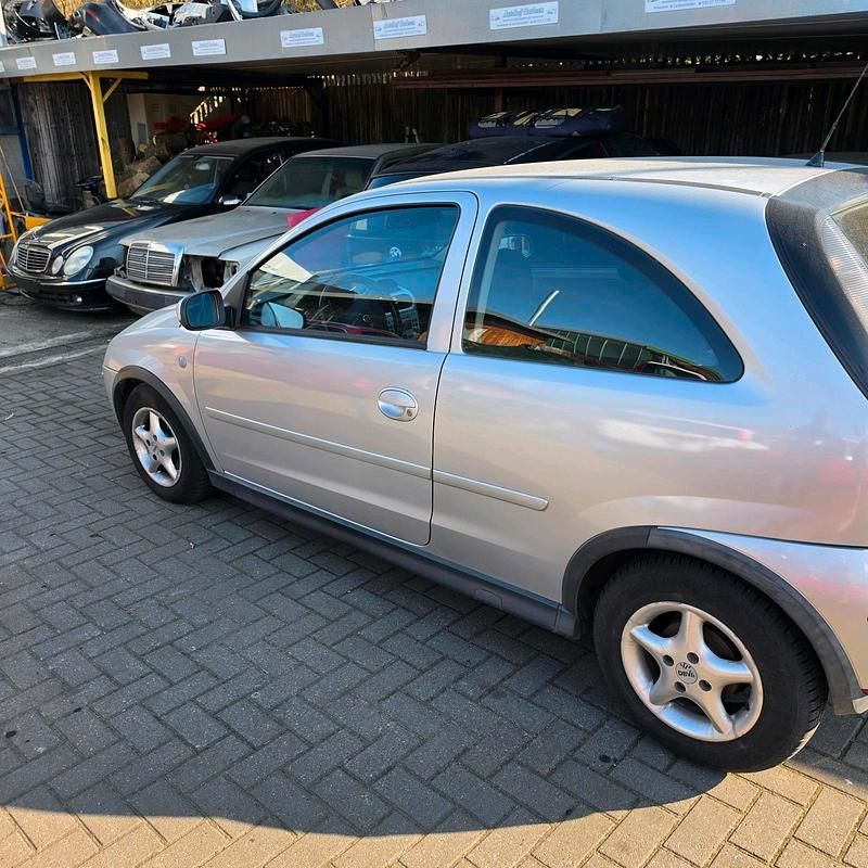 Gebraucht Opel Corsa 60 PS (44 kW) 2005 Silber Kleinwagen