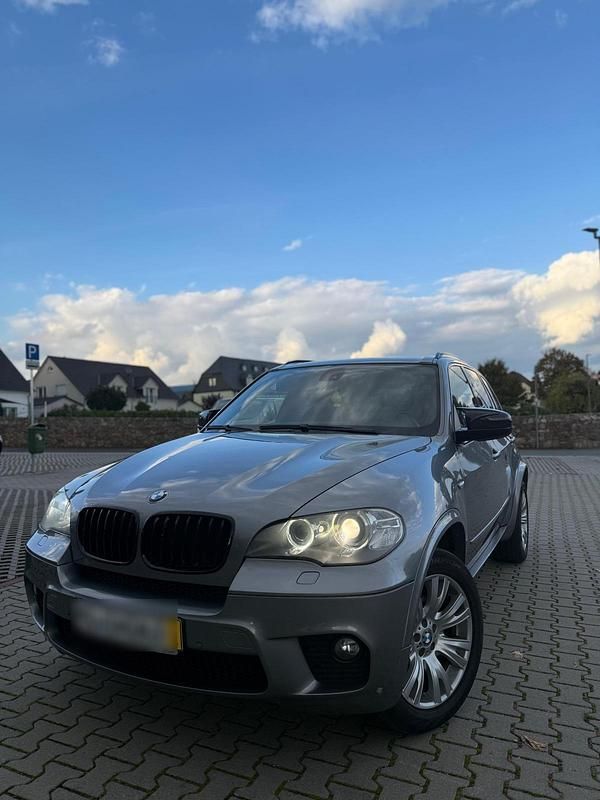 Grau Gebraucht 2011 BMW X5 M Sport SUV | 10.700 € (Guter Preis) - Bild 1/4