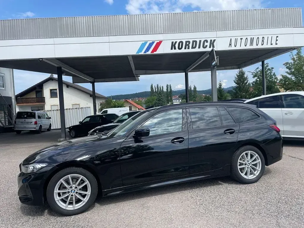 Gebraucht BMW 318 156 PS (114 kW) 2025 Schwarz ii uni (668) Kombi