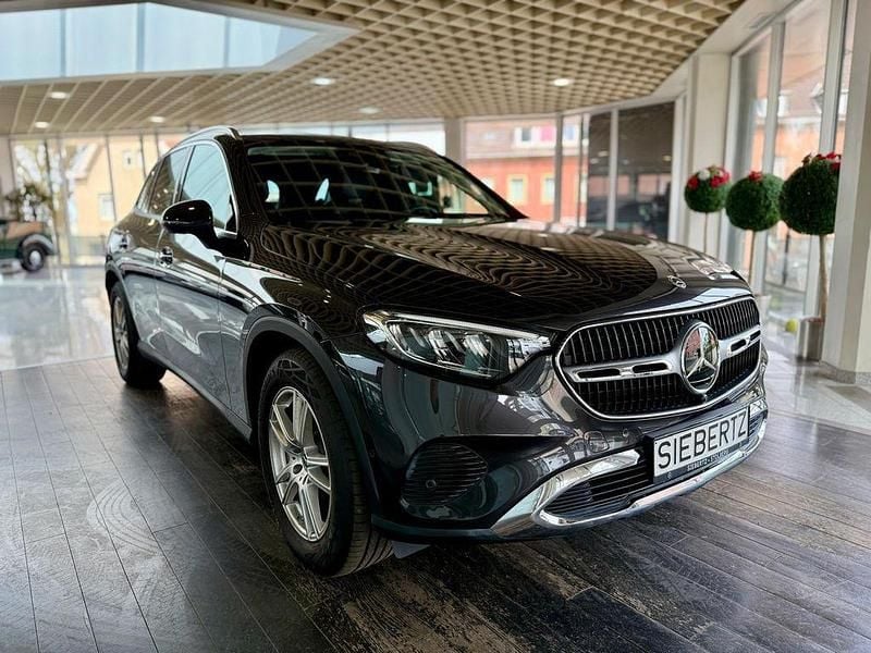Gebraucht Mercedes GLC200 Avantgarde 204 PS (150 kW) 2023 Grau SUV