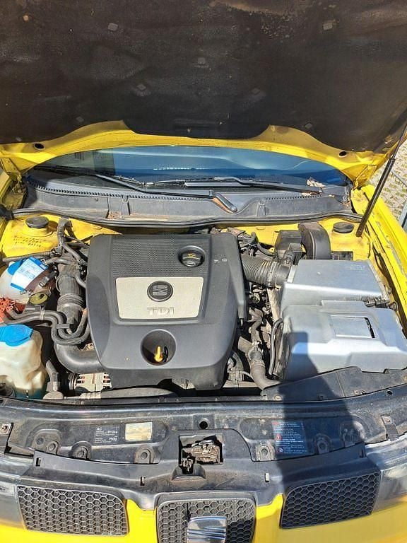 Usata Seat Leon 131 CV (96 kW) 2005 Giallo Utilitaria