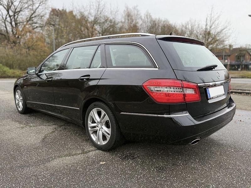 Gebraucht Mercedes E350 231 PS (169 kW) 2010 Schwarz Limousine
