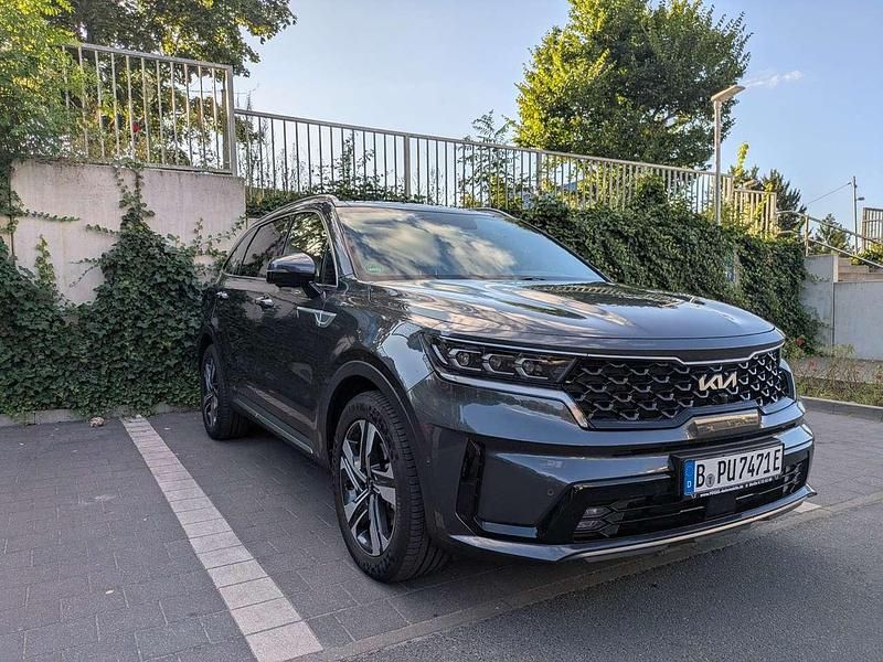 Grau Gebraucht 2022 Kia Sorento Platinum SUV | 37.400 € (Guter Preis) - Bild 1/4