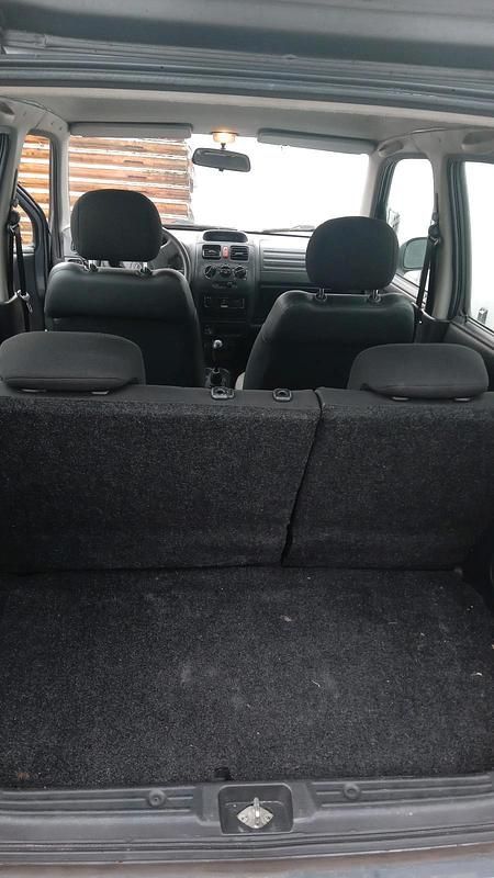 Gebraucht Opel Agila 45 PS (33 kW) 2006 Silber Kleinwagen