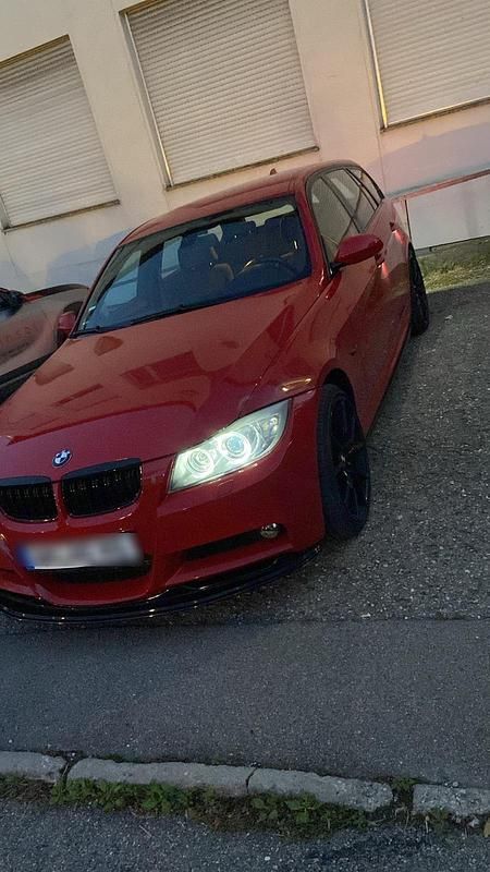 Rot Gebraucht 2007 BMW 335 Kombi | 11.500 € (Guter Preis) - Bild 1/4