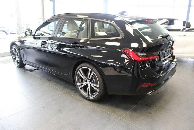 Gebraucht BMW 330 Advantage 258 PS (189 kW) 2021 Schwarz Kombi