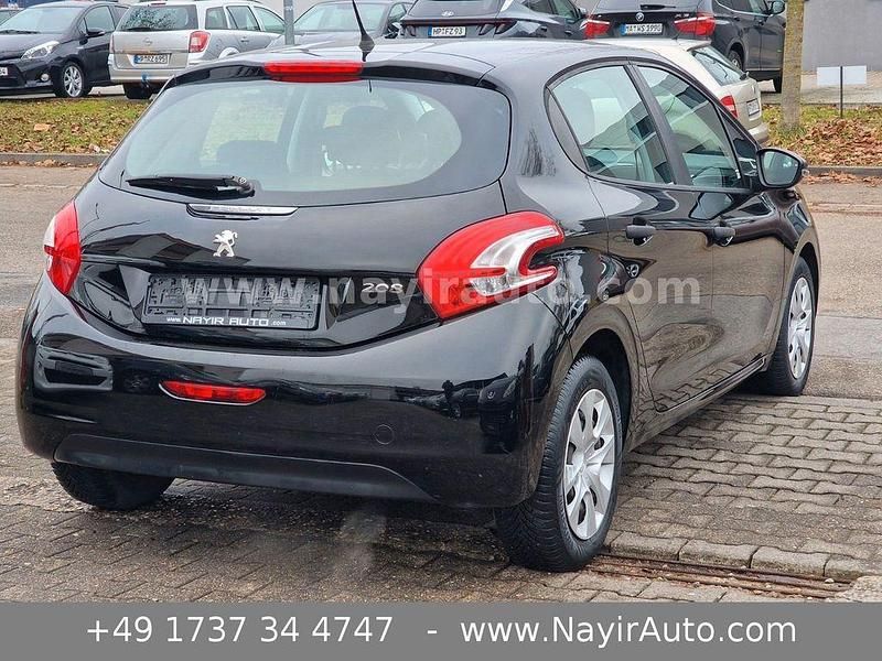 Gebraucht Peugeot 208 Access 68 PS (50 kW) 2013 Schwarz Kleinwagen
