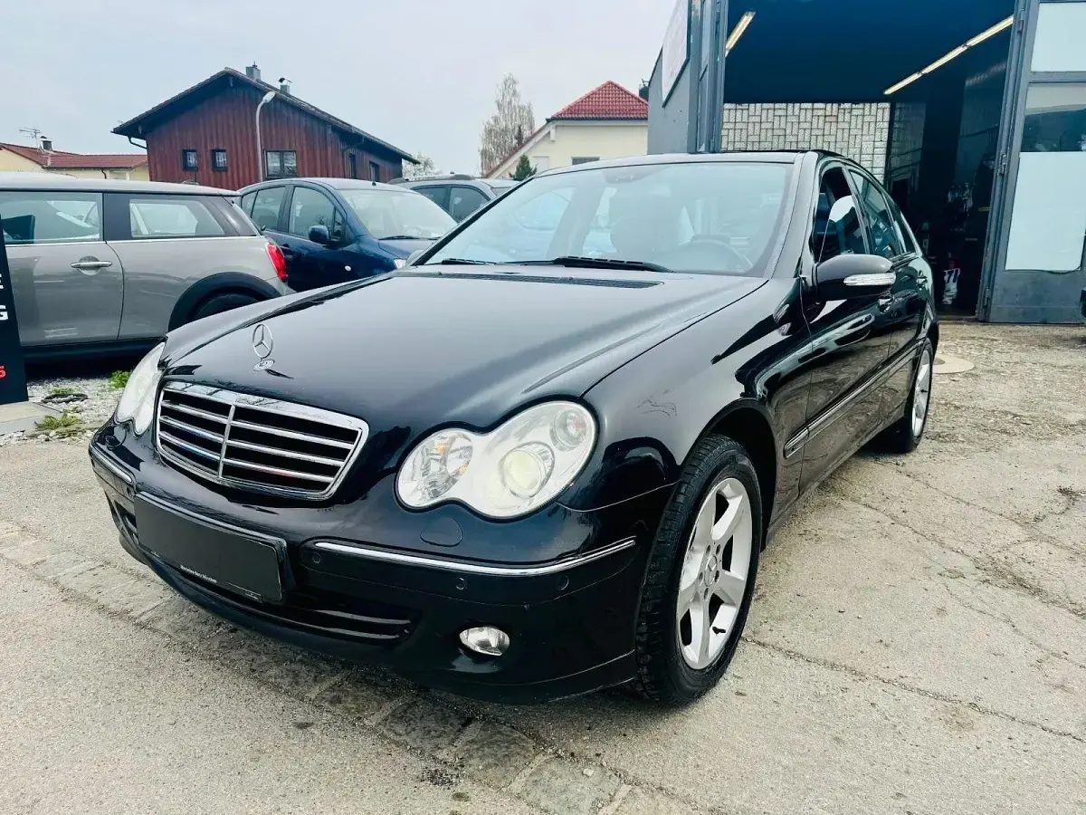 Gebraucht Mercedes C240 Avantgarde 170 PS (125 kW) 2005 Schwarz Limousine