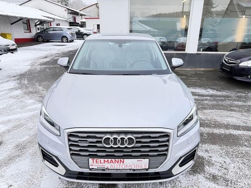 Gebraucht Audi Q2 Design 190 PS (139 kW) 2018 Silber SUV