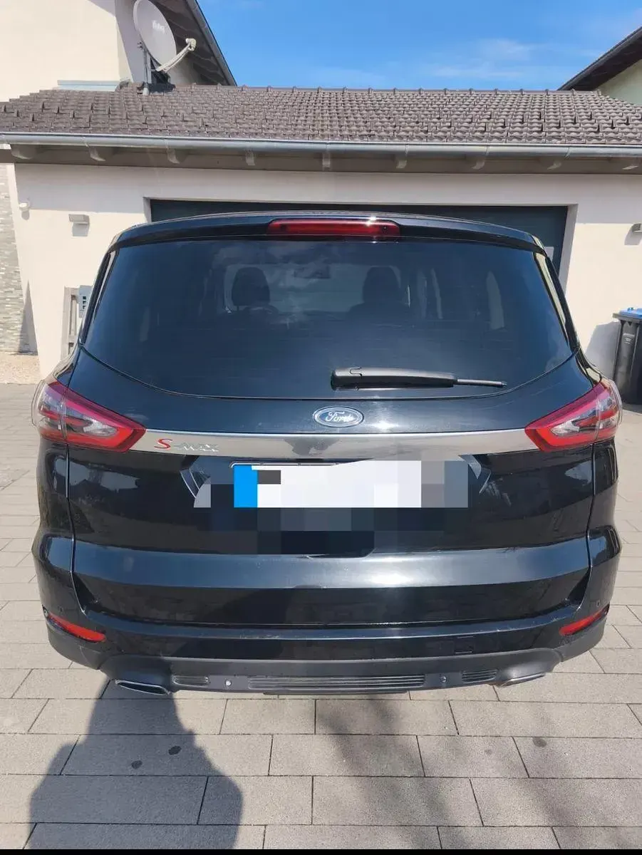 Gebraucht Ford S-MAX Titanium 209 PS (153 kW) 2017 Schwarz Van / Kleinbus