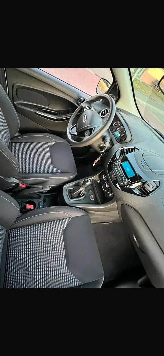 Gebraucht Ford Ka Trend 71 PS (52 kW) 2019 Weiß Limousine