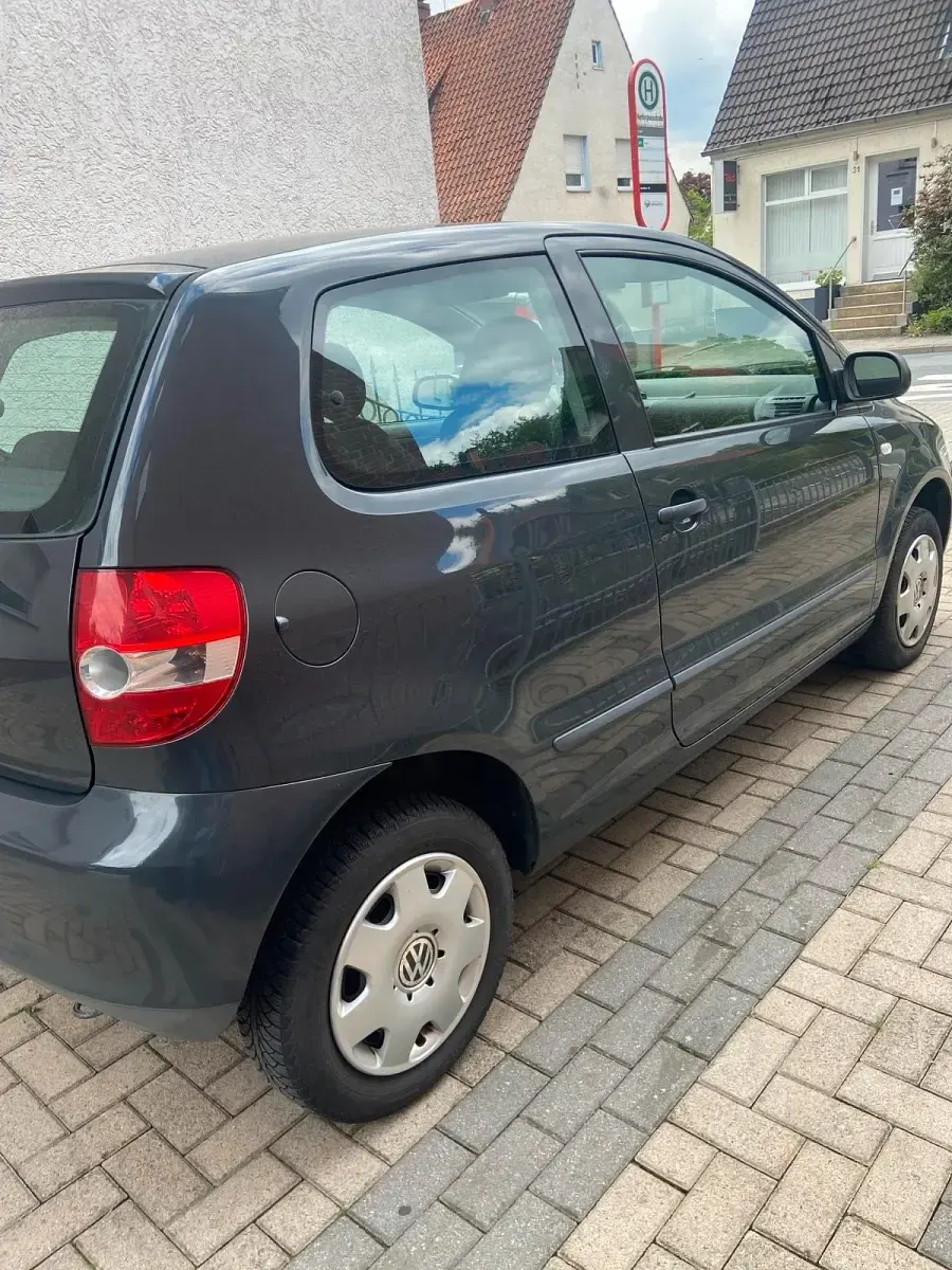 Gebraucht VW Fox 54 PS (39 kW) 2006 Grau Kleinwagen