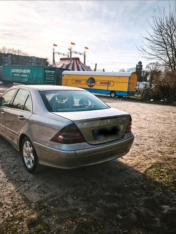 Gebraucht Mercedes C270 Elegance 170 PS (125 kW) 2005 Grau Limousine