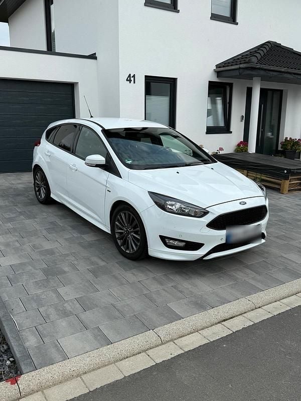 Brugt Ford Focus ST-Line 125 HK (91 kW) 2017 Hvid Sedan