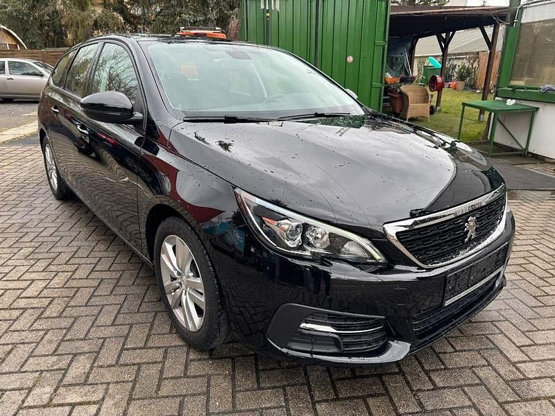 Gebraucht Peugeot 308 SW Active 131 PS (96 kW) 2019 Noir perla nera Kombi