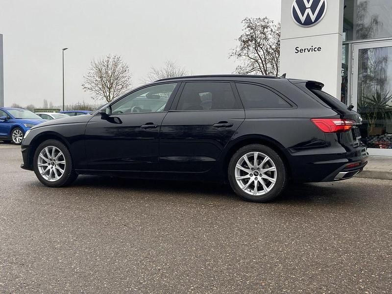 Gebraucht Audi A4 150 PS (110 kW) 2022 Mythosschwarz metallic Kombi