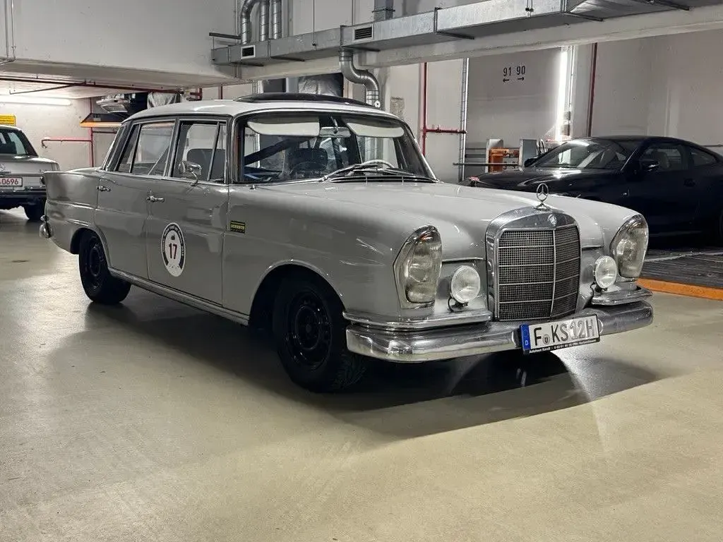 Gebraucht Mercedes 220 120 PS (88 kW) 1964 Grau Limousine