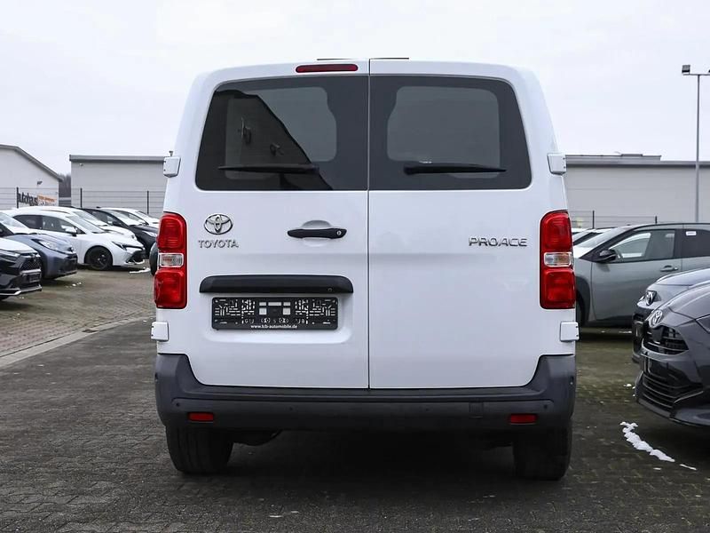 Gebraucht Toyota Proace 120 PS (88 kW) 2021 Schaumweiß Van / Kleinbus