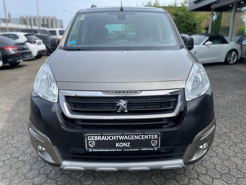 Gebraucht Peugeot Partner Tepee Allure 110 PS (80 kW) 2017 Grau Van / Kleinbus