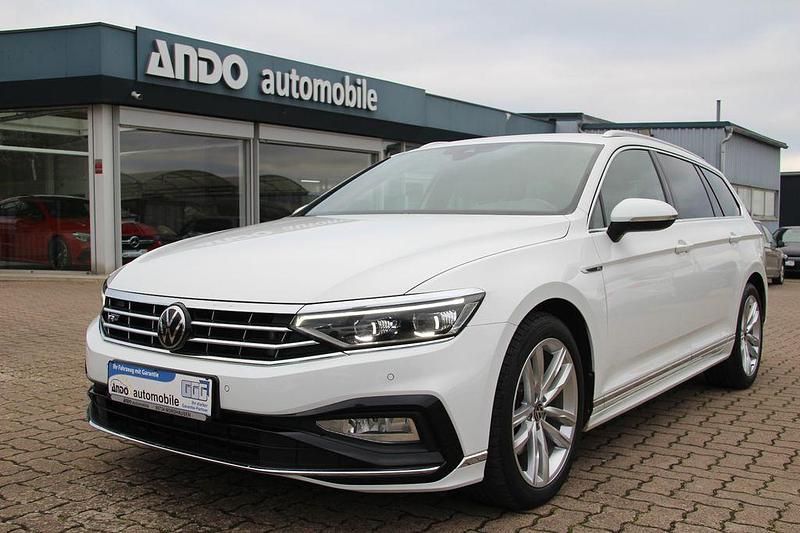 Weiß Gebraucht 2022 VW Passat Elegance Kombi | 29.800 € (Fairer Preis) - Bild 1/4
