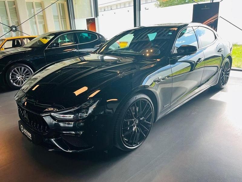 Schwarz Gebraucht 2021 Maserati Ghibli Coupé | 63.980 € (Fairer Preis) - Bild 1/4