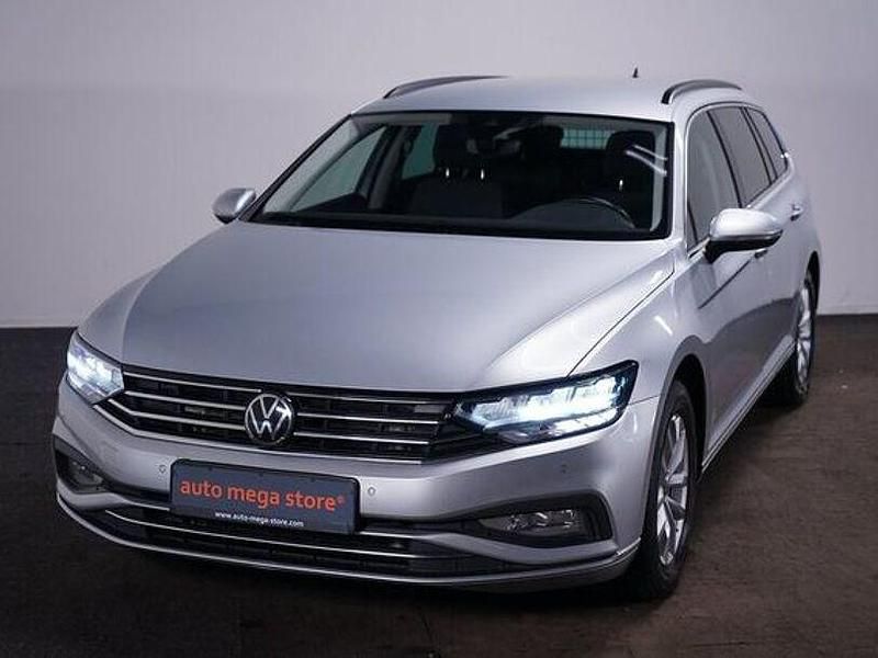 Silver metallic Gebraucht 2022 VW Passat Business Kombi | 18.648 € (Guter Preis) - Bild 1/4