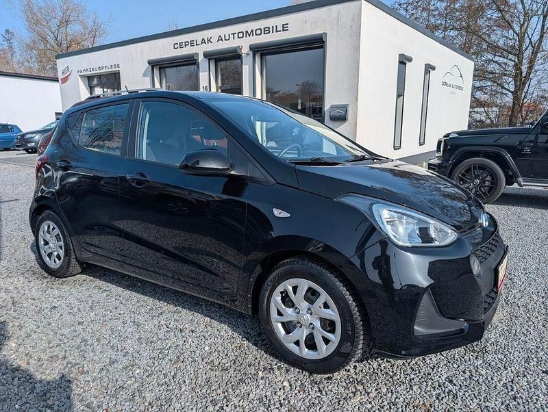 Gebraucht Hyundai i10 67 PS (49 kW) 2017 Schwarz Kleinwagen