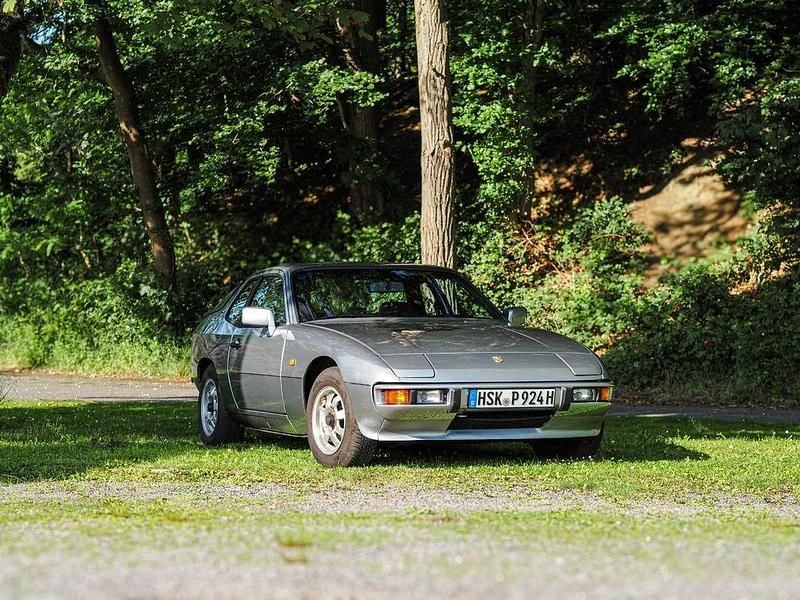 Silber Gebraucht 1985 Porsche 924 Coupé | 13.890 € - Bild 1/4