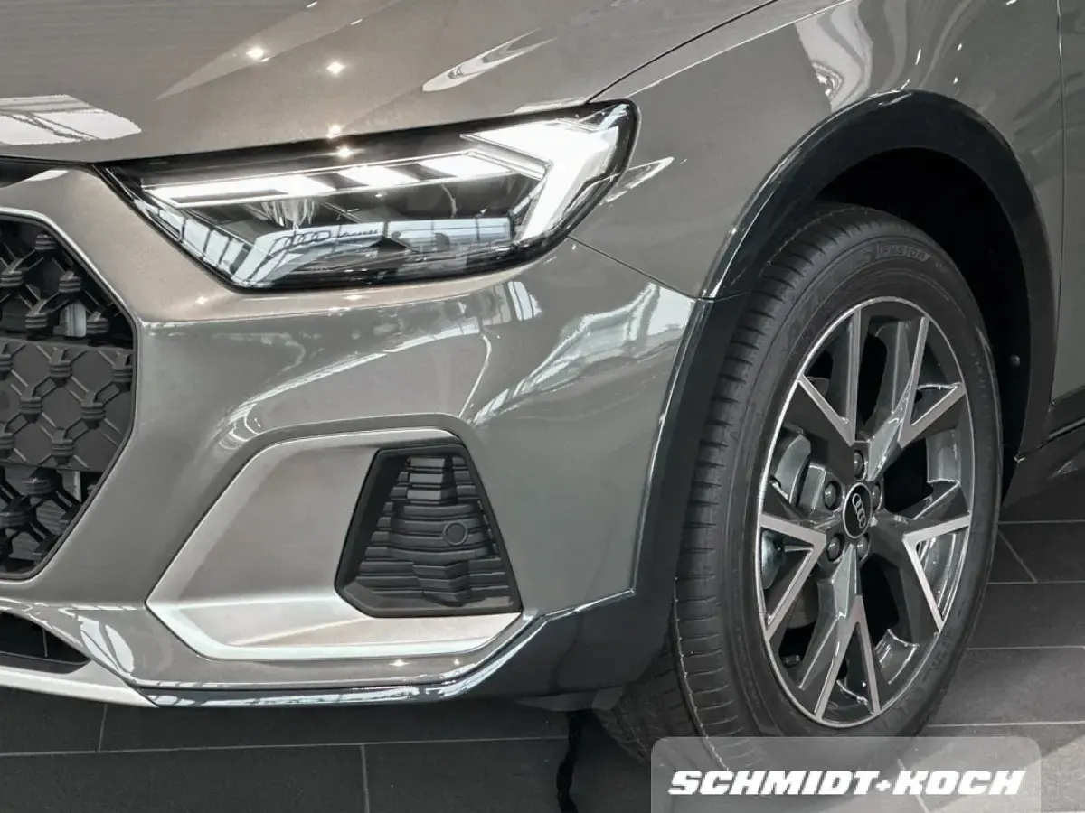 Gebraucht Audi A1 Basis 116 PS (85 kW) 2026 Chronosgrau (silber) SUV