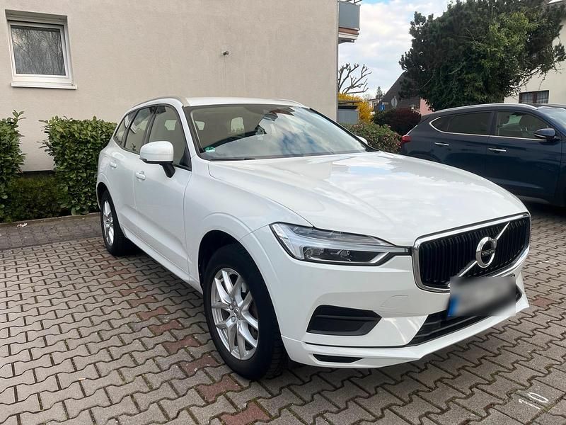 Gebraucht Volvo XC60 Momentum 150 PS (110 kW) 2019 Weiß SUV