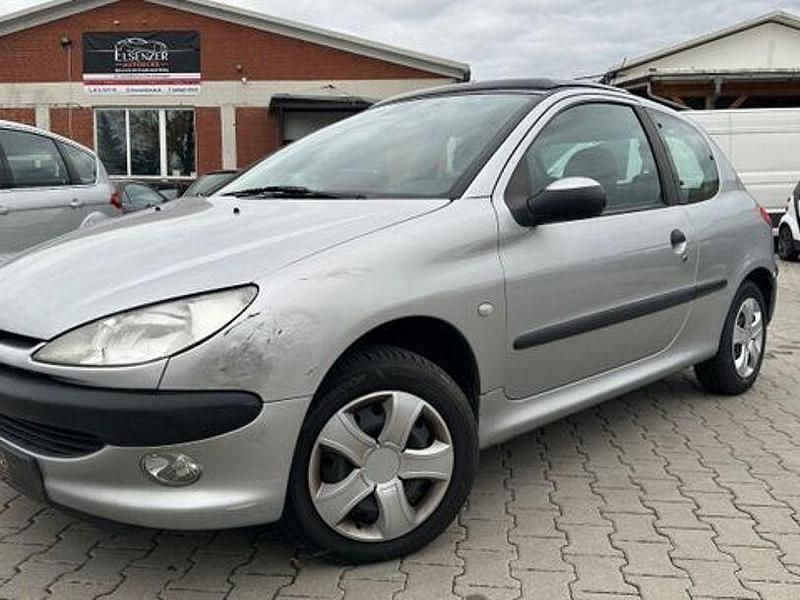 Silber Gebraucht 2001 Peugeot 206 | 2.590 € - Bild 1/4