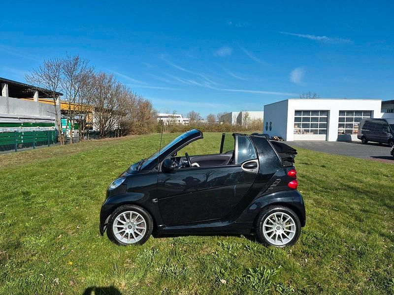 Gebraucht Smart ForTwo Cabrio Passion 71 PS (52 kW) 2011 Schwarz Cabrio