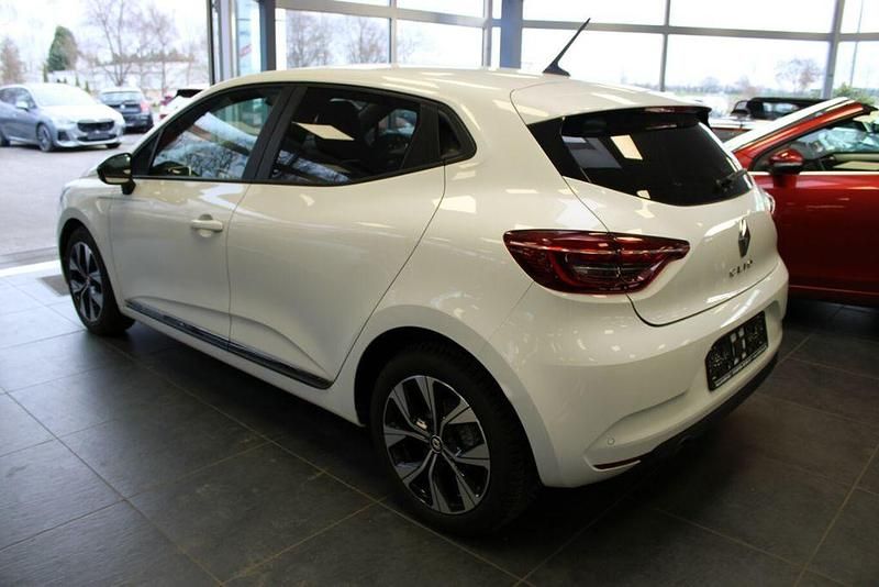 Gebraucht Renault Clio V Evolution 67 PS (49 kW) 2023 Weiß Limousine