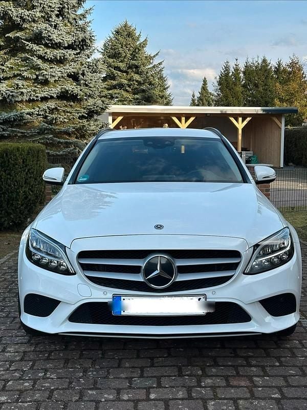 Gebraucht Mercedes C180 122 PS (89 kW) 2021 Weiß Kombi