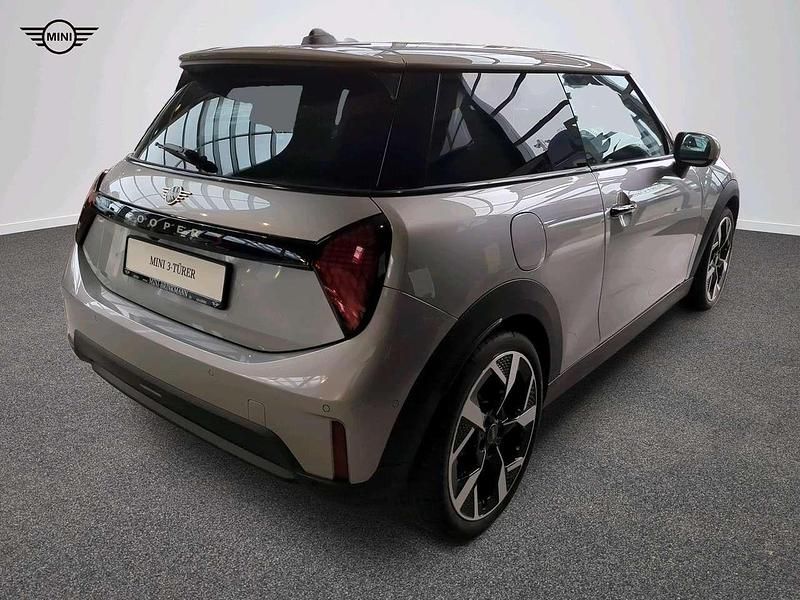 Gebraucht Mini Cooper S Favoured 204 PS (150 kW) 2024 Grau Kleinwagen