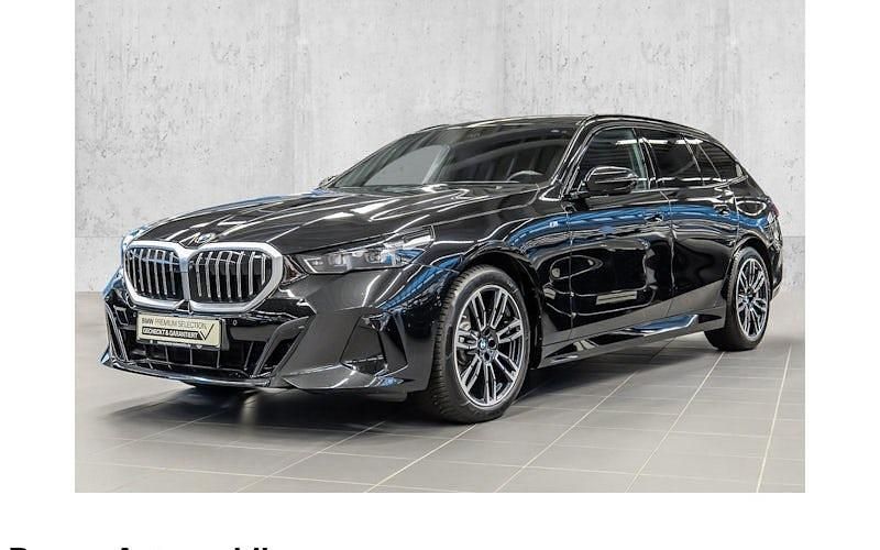 Gebraucht BMW 520 Comfort Edition 197 PS (144 kW) 2025 Schwarz Kombi