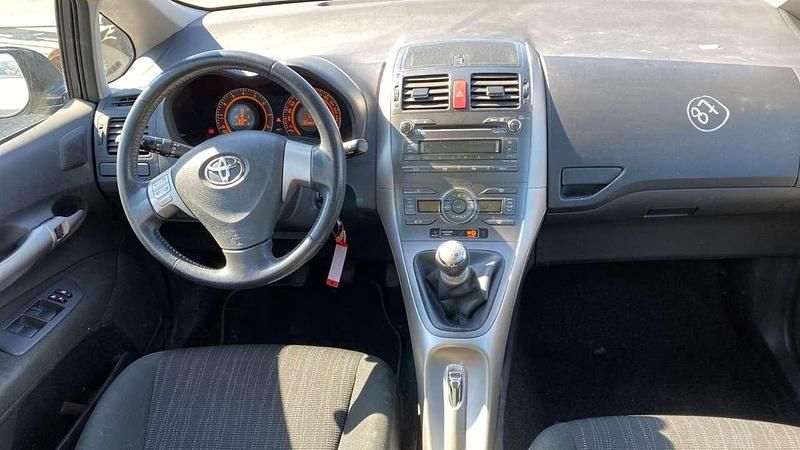 Gebraucht Toyota Auris Sol 97 PS (71 kW) 2007 Grey metallic Kleinwagen