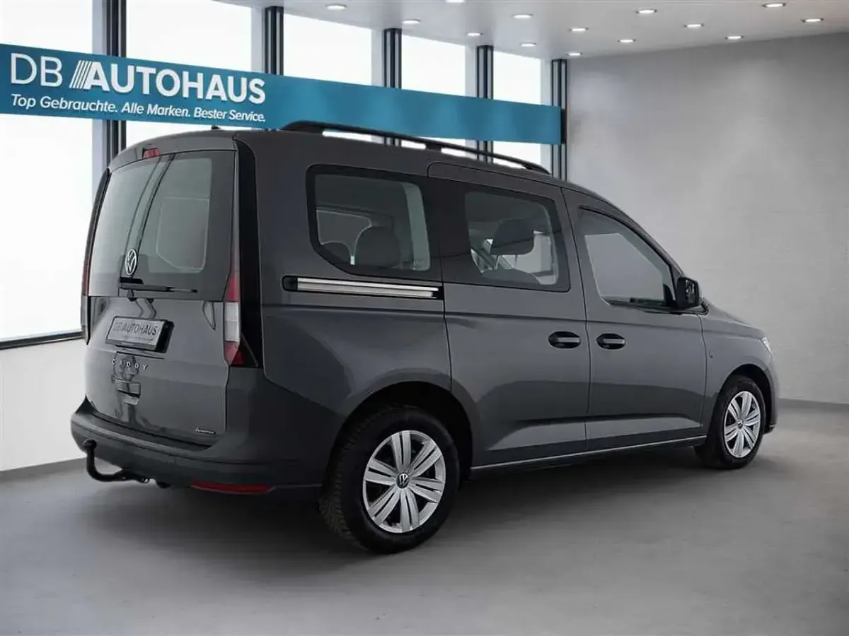 Second-hand VW Caddy 122 CP (89 kW) 2023 Gri Monovolum