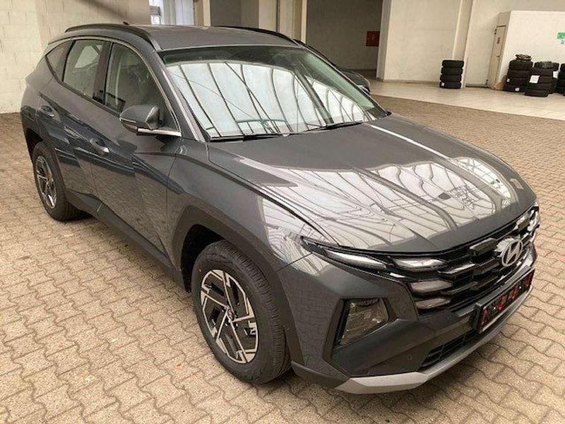 Neu Hyundai Tucson Select 150 PS (110 kW) 2025 Ecotronic grey SUV