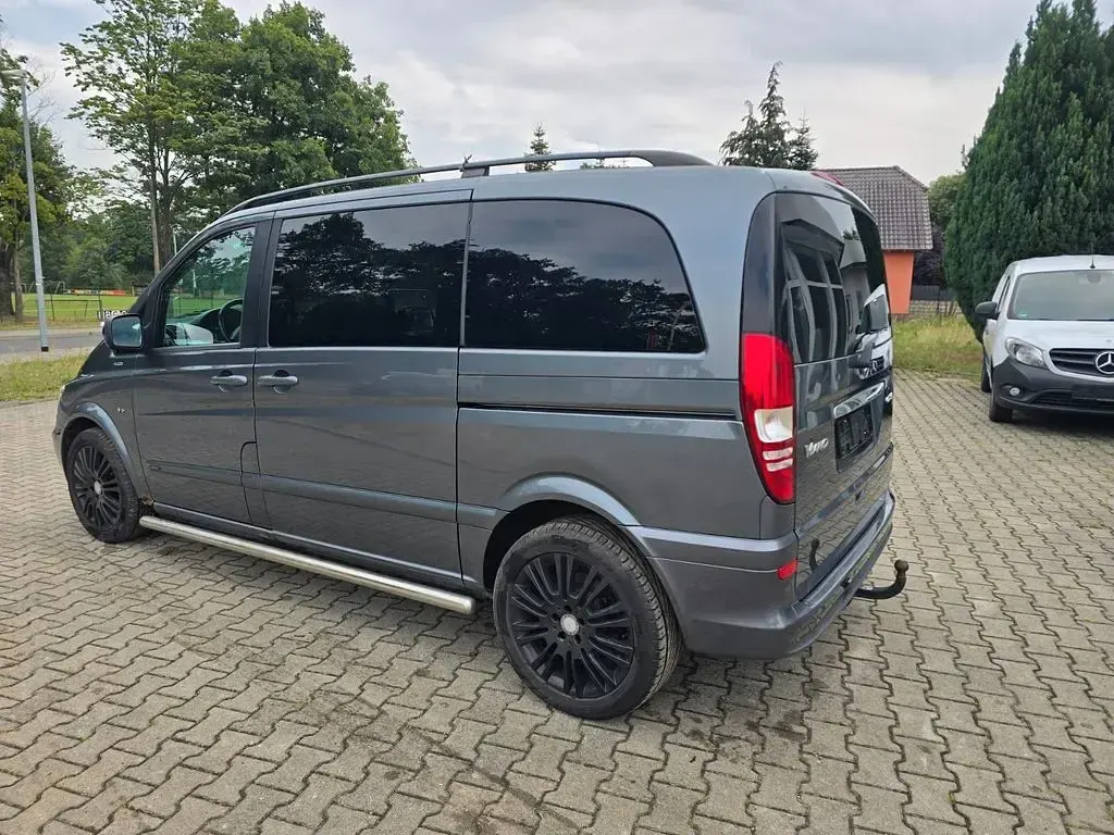 Gebraucht Mercedes Viano 224 PS (164 kW) 2011 Grau Van / Kleinbus