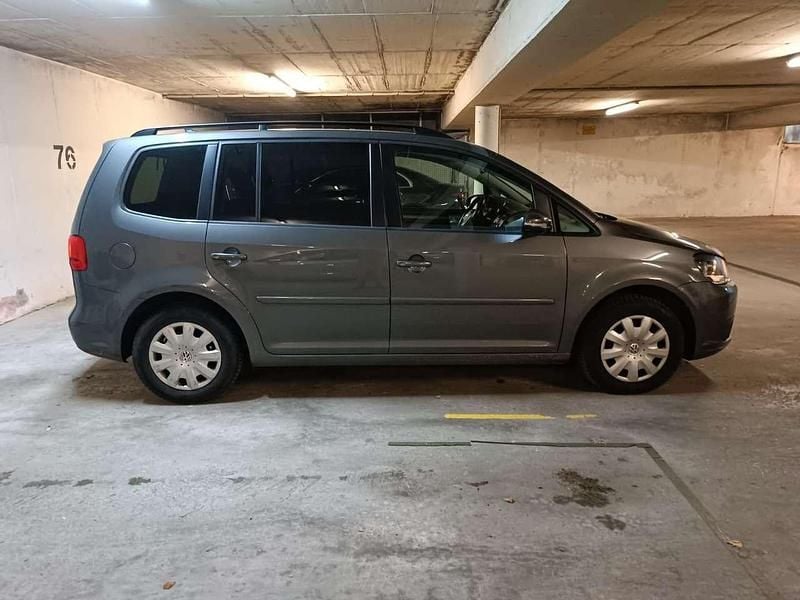 Gebraucht VW Touran Comfortline 105 PS (77 kW) 2013 Grau Van / Kleinbus