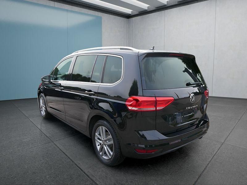 Neu VW Touran 150 PS (110 kW) 2025 Schwarz Van / Kleinbus